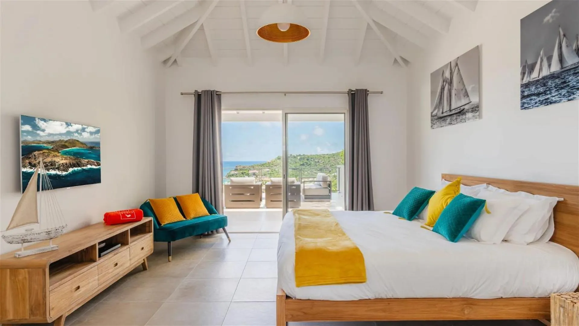 Relaxing Modern Villa in the Heights of Saint-Jean Gustavia