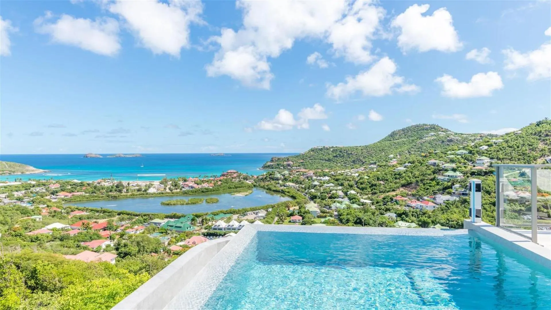 Relaxing Modern Villa in the Heights of Saint-Jean Gustavia