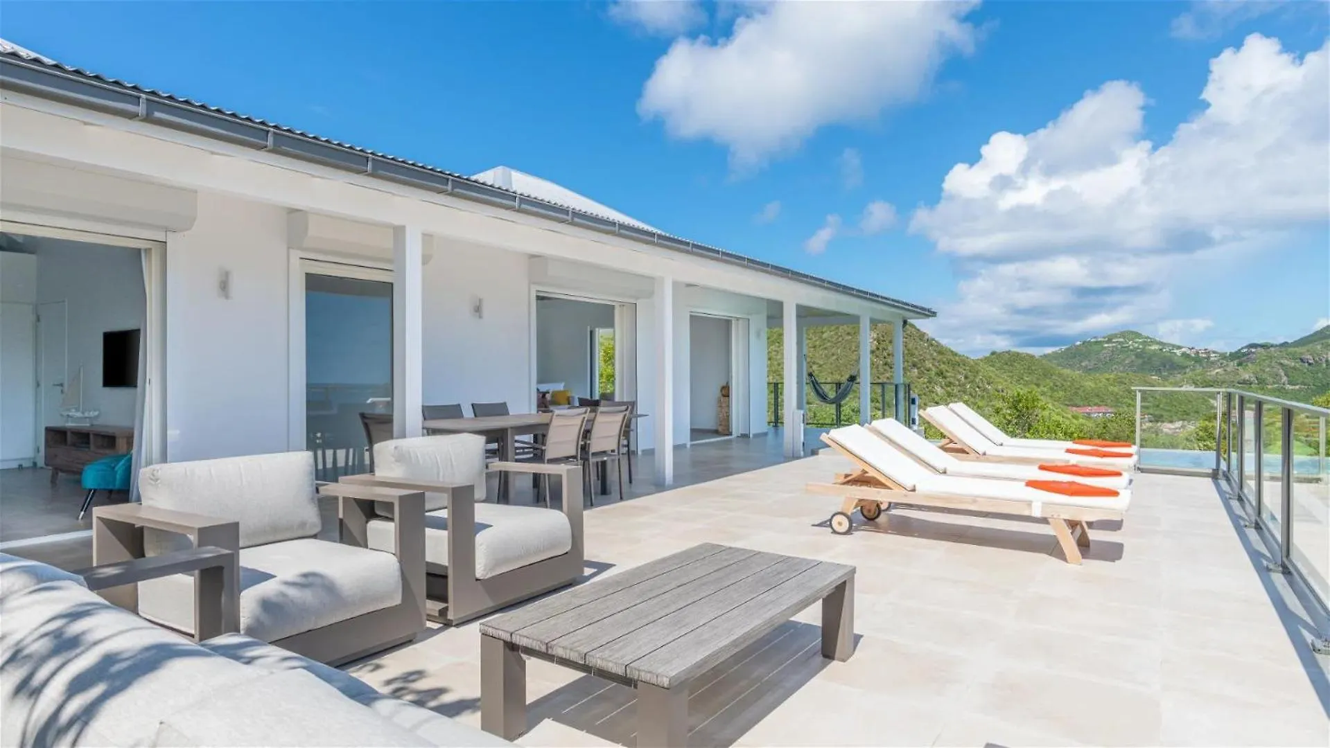 Relaxing Modern Villa in the Heights of Saint-Jean Gustavia 0*,