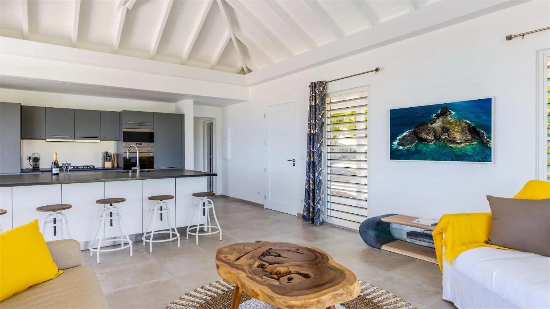Relaxing Modern Villa in the Heights of Saint-Jean Gustavia